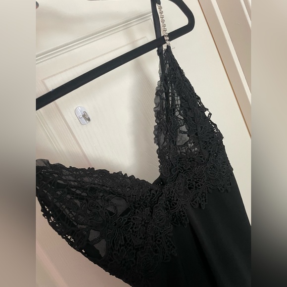 Black lacy bodysuit - Picture 3 of 8